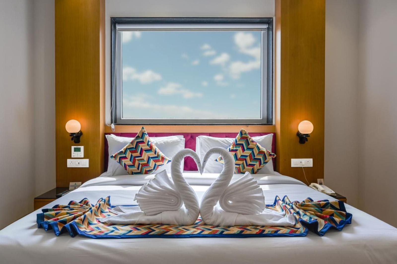 Classio Royale By Io Hotels Near Golden Temple Amritsar Exterior foto