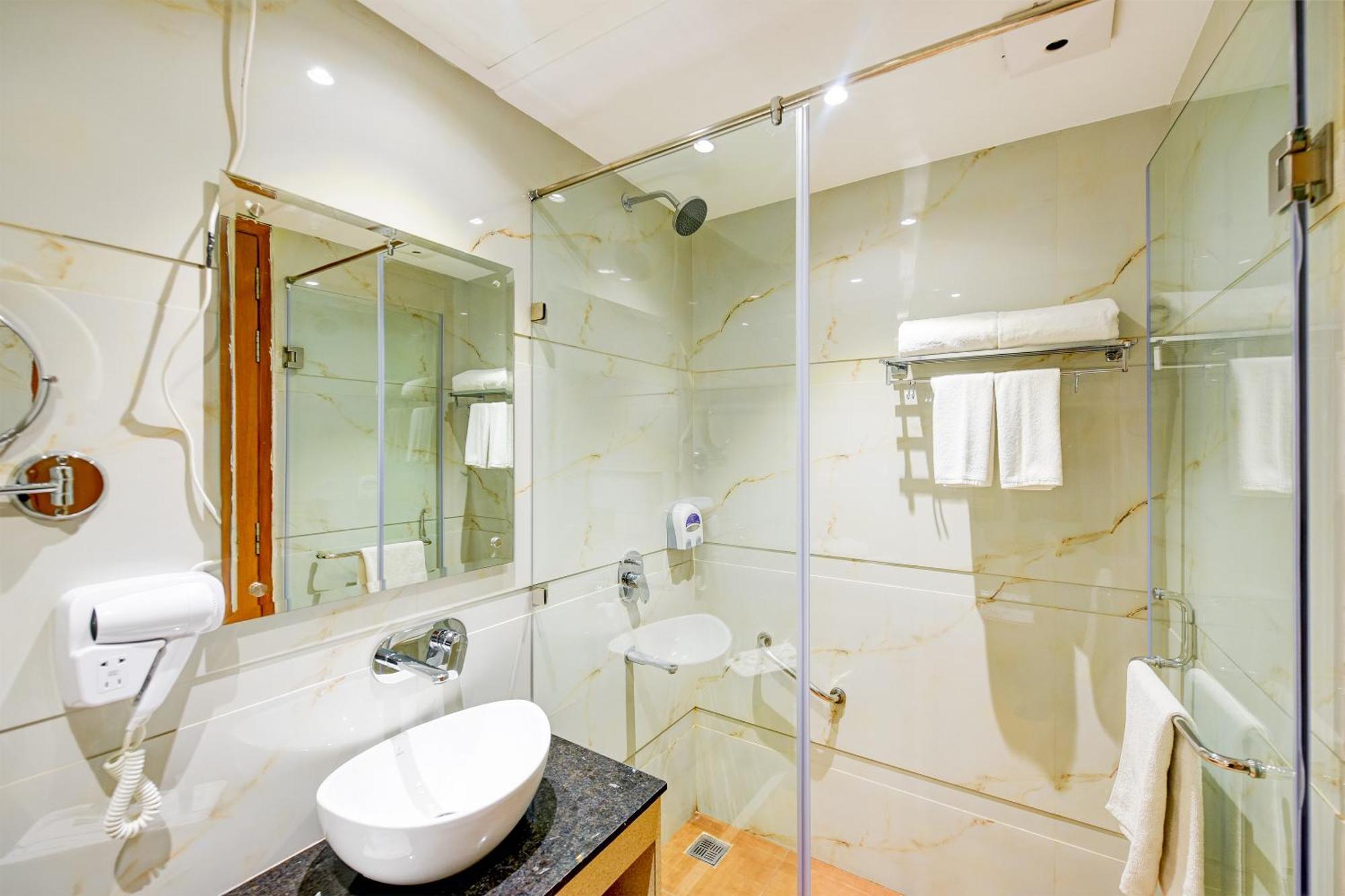 Classio Royale By Io Hotels Near Golden Temple Amritsar Exterior foto
